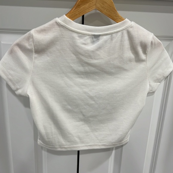 Shein graphic crop top - Picture 3 of 3